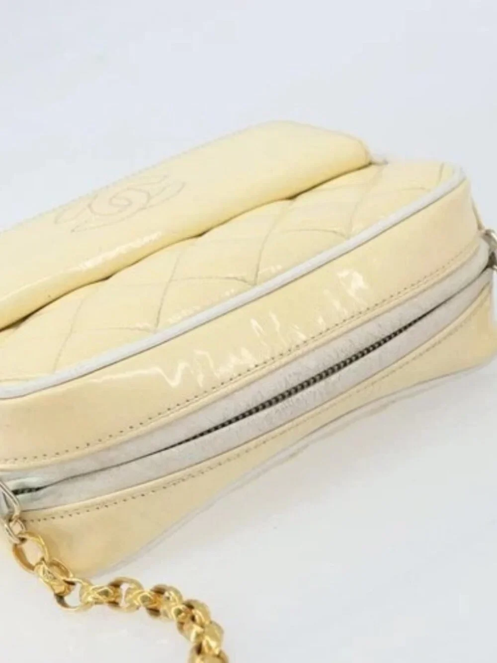 CHANEL Chain Shoulder Bag Patent leather Beige Gold CC Auth ka3145